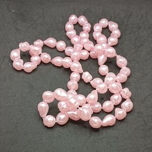 Chic Pink Beaded Necklace